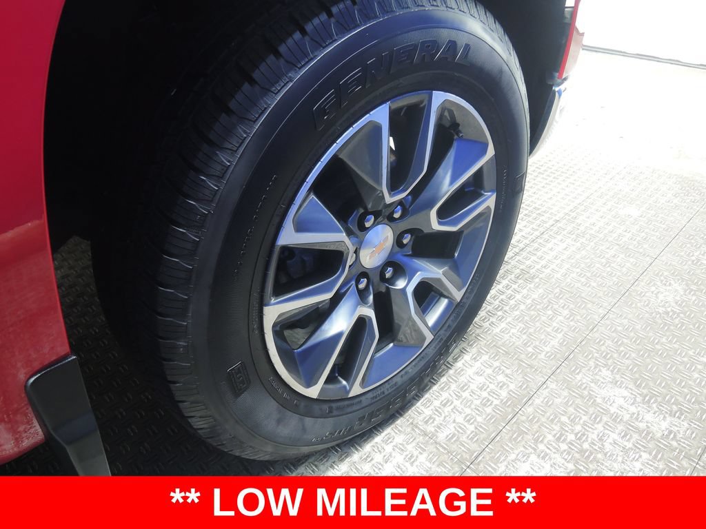 Used 2025 Chevrolet Silverado 1500 LT AWD/4WD image 39