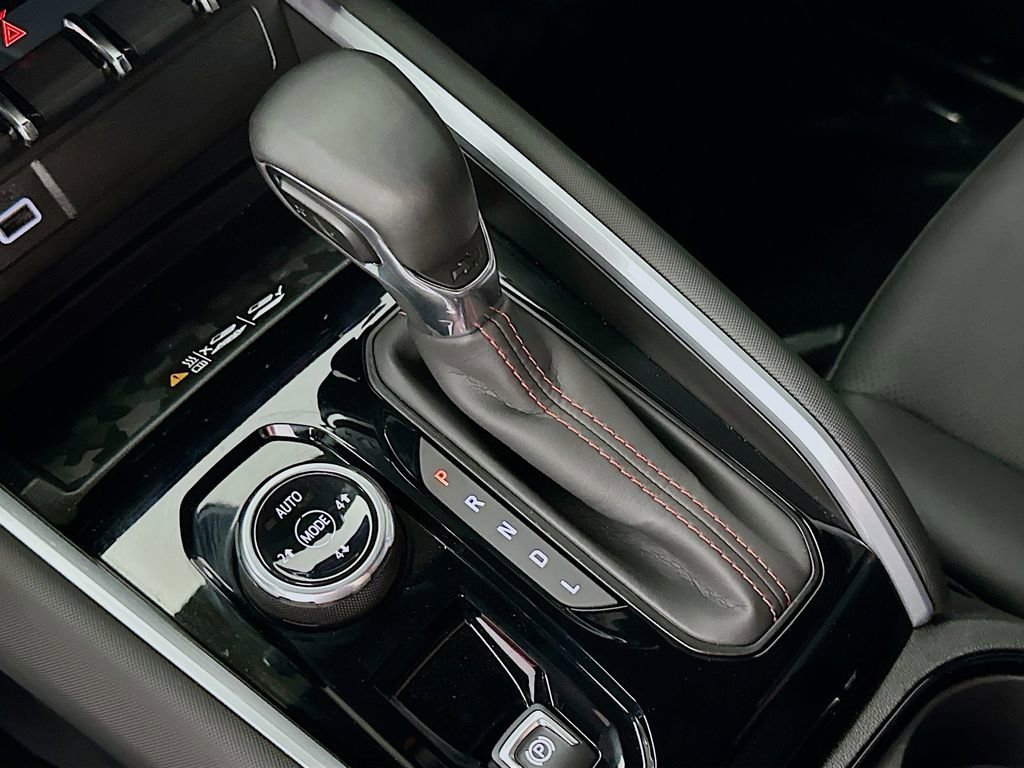 Used 2025 Chevrolet Colorado Z71 w/ Z71 Convenience Package 2 image 34