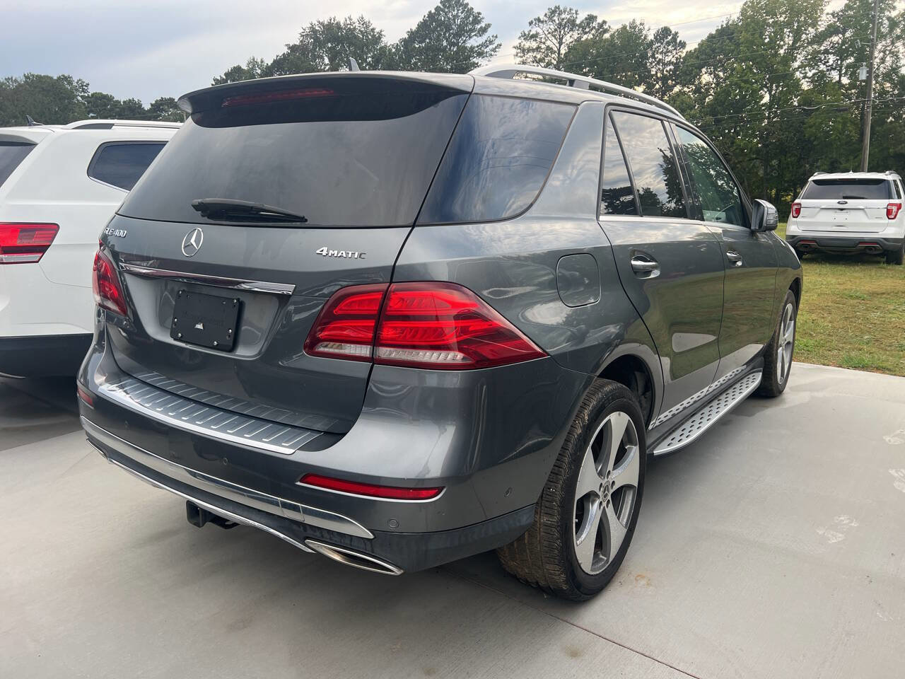 Used 2019 Mercedes-Benz GLE 400 4MATIC image 4