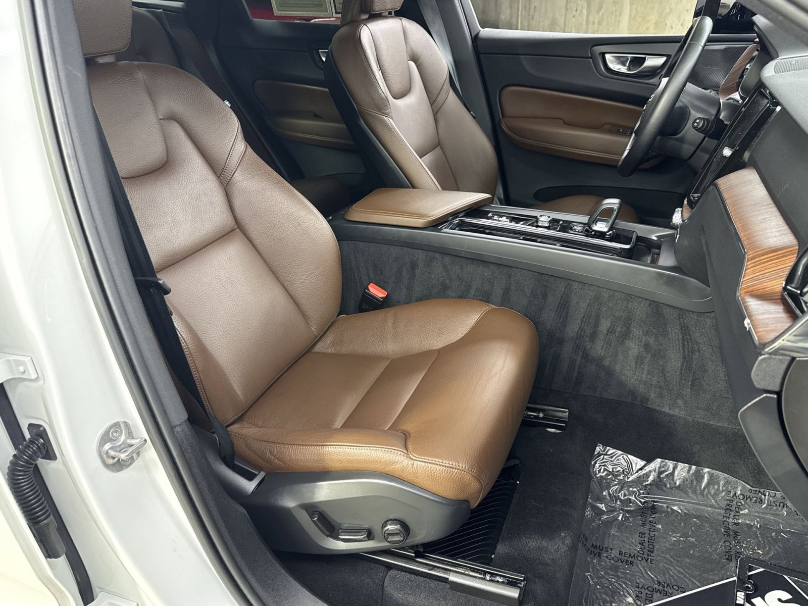 Used 2023 Volvo XC60 B5 Plus w/ Climate Package image 32