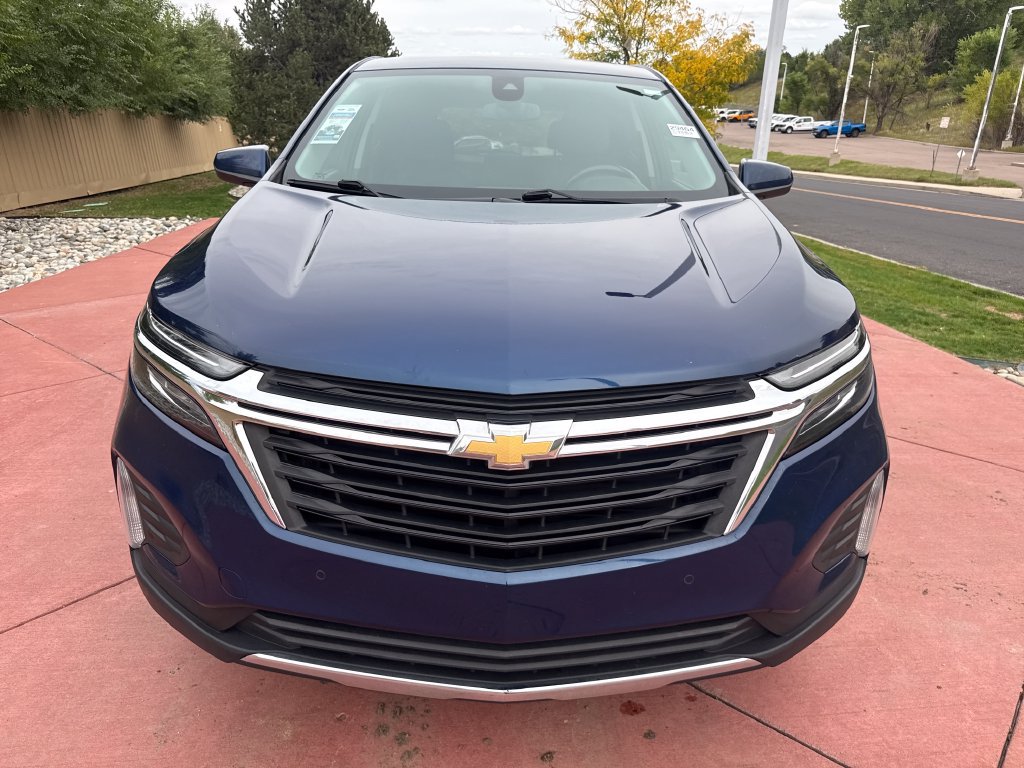 Used 2022 Chevrolet Equinox LT AWD/4WD image 2