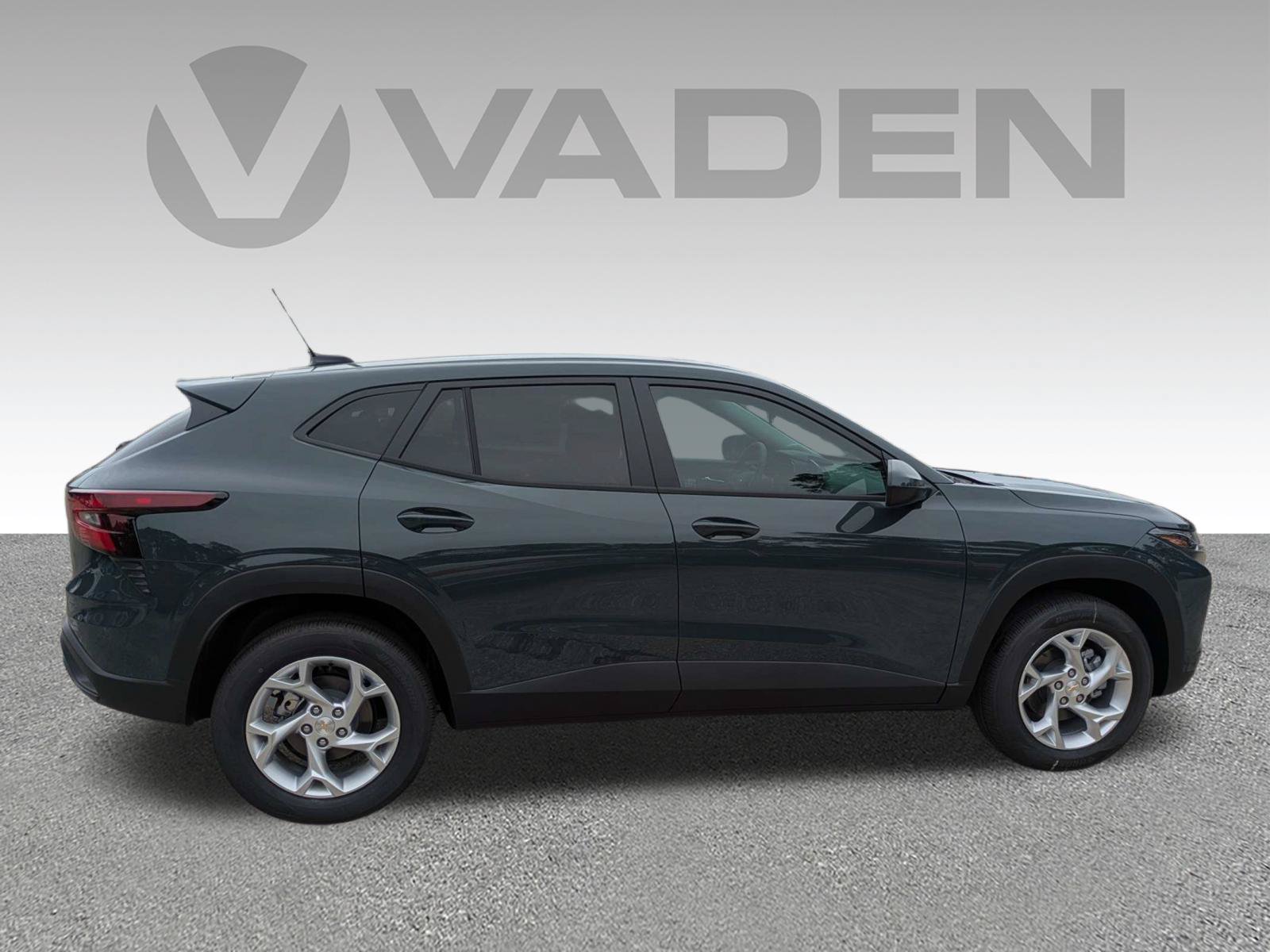 New 2026 Chevrolet Trax LS w/ LS Convenience Package FWD image 22