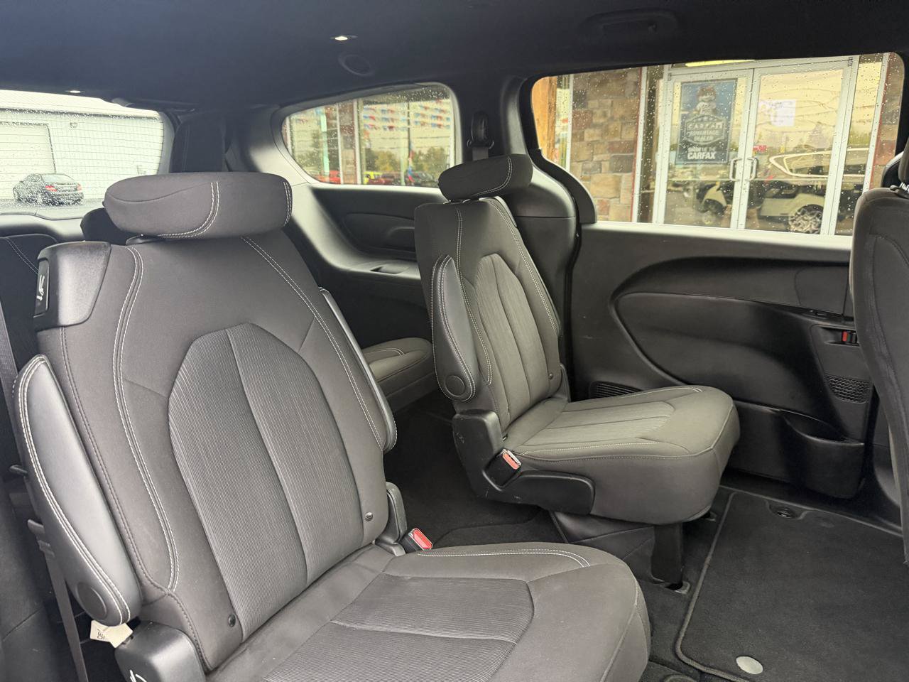 Used 2024 Chrysler Pacifica Touring FWD image 20