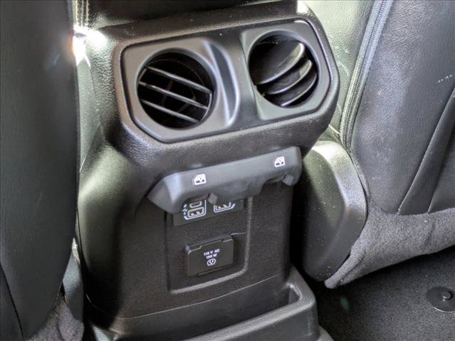Used 2018 Jeep Wrangler Unlimited Sahara AWD/4WD image 17