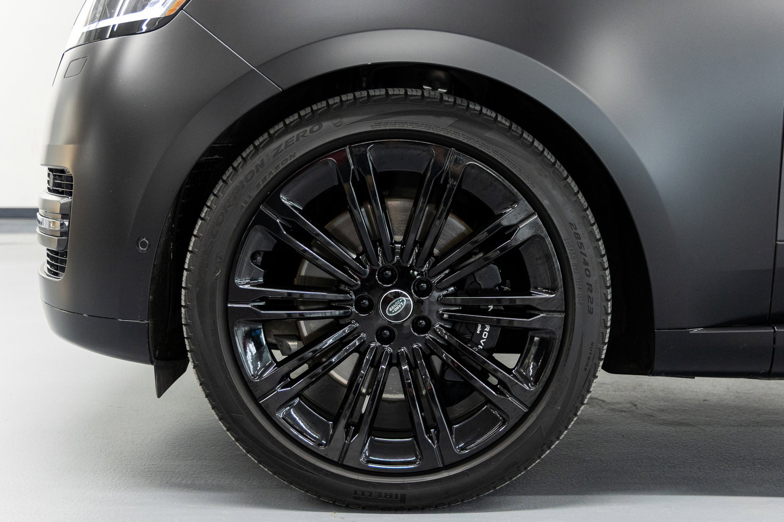 Used 2023 Land Rover Range Rover Autobiography image 13