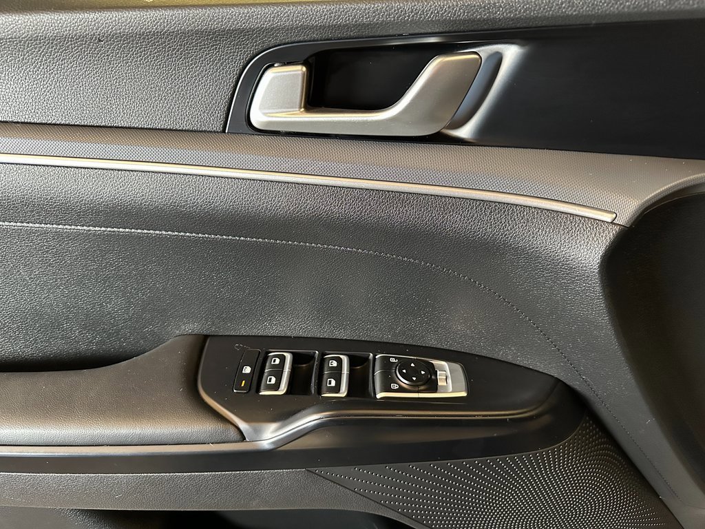 Used 2023 Kia K5 GT-Line w/ GT-Line Premium Package image 17