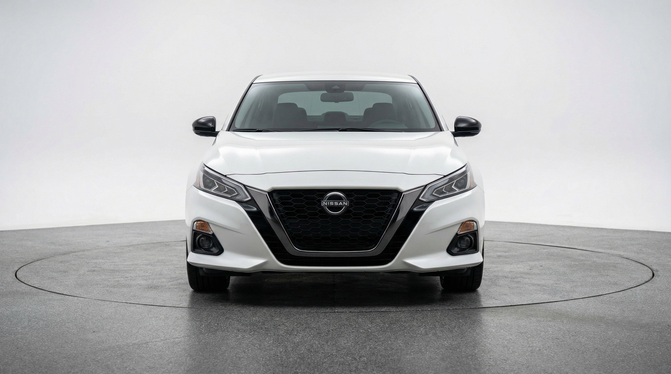 Used 2025 Nissan Altima 2.5 SV FWD image 2