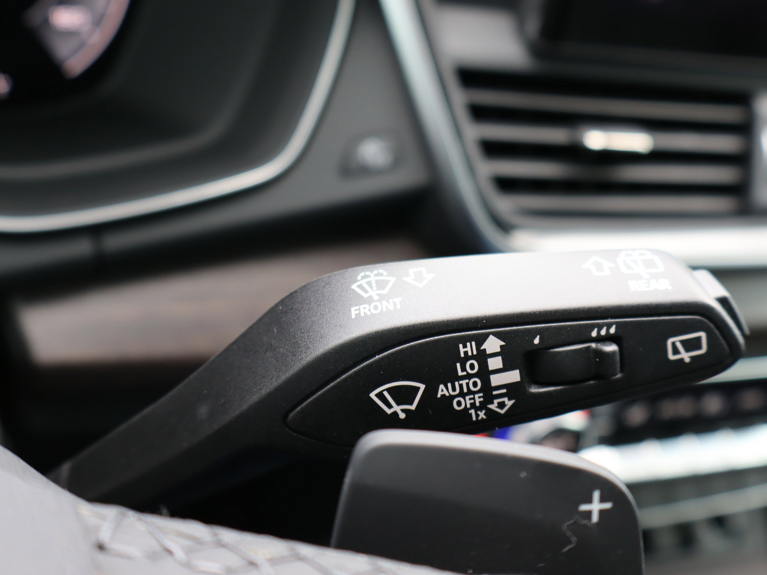 Used 2024 Audi Q5 e Premium image 23