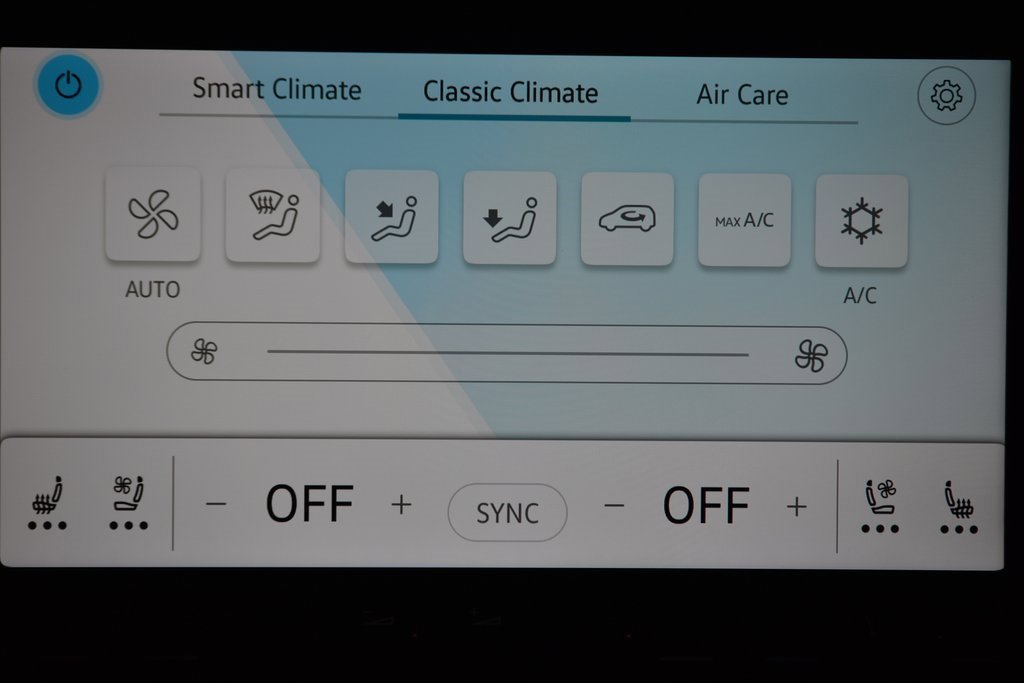 New 2025 Volkswagen Atlas Cross Sport SE image 18