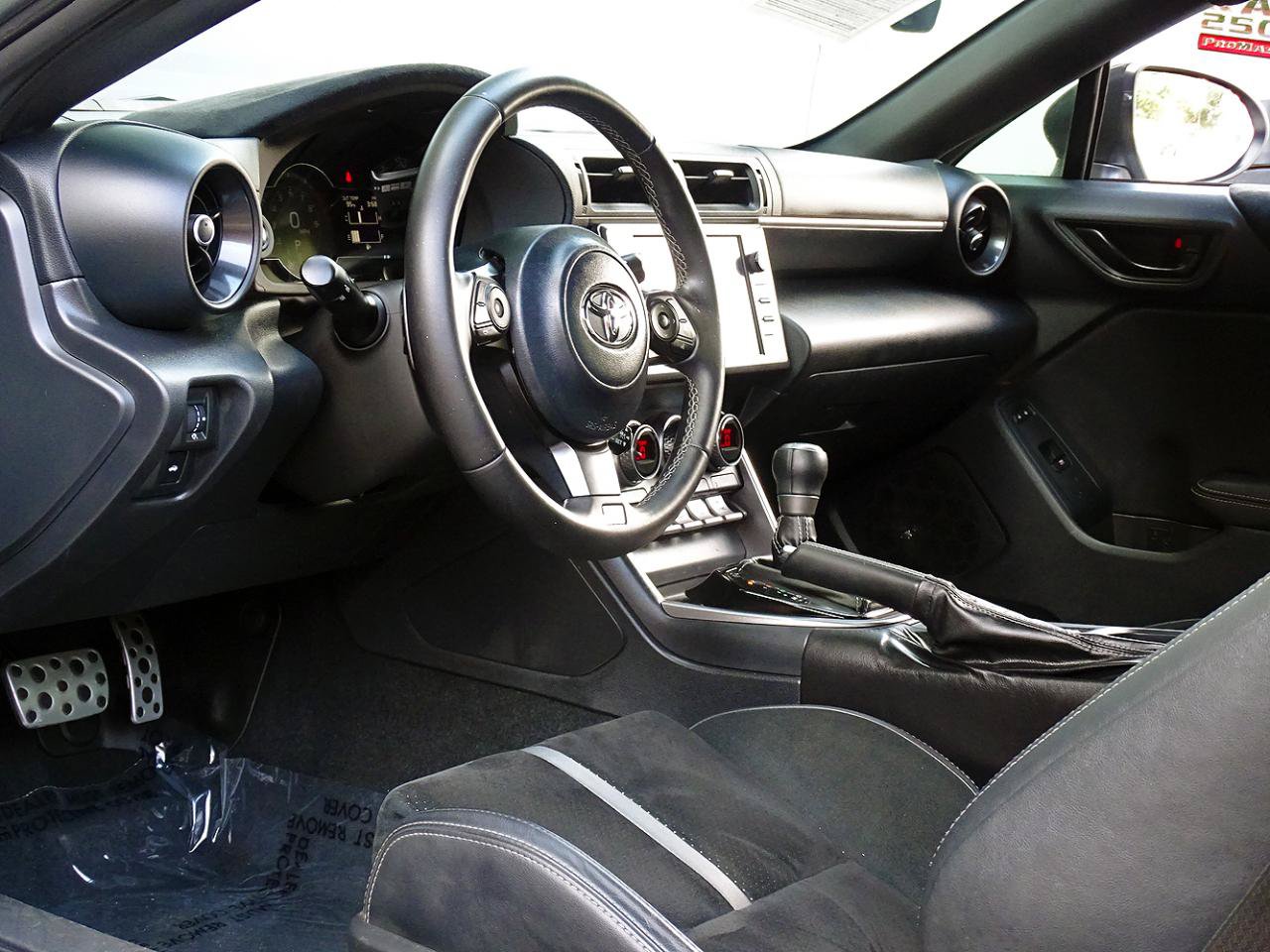 Used 2023 Toyota GR86 Premium RWD image 24