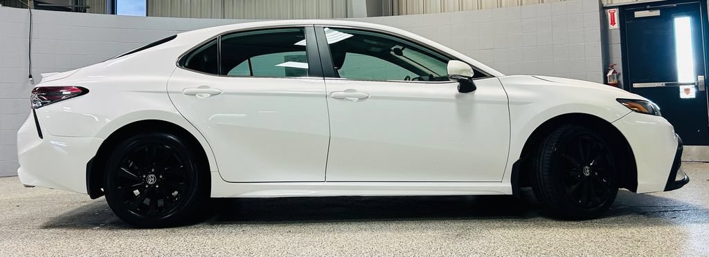 Used 2024 Toyota Camry SE FWD image 7