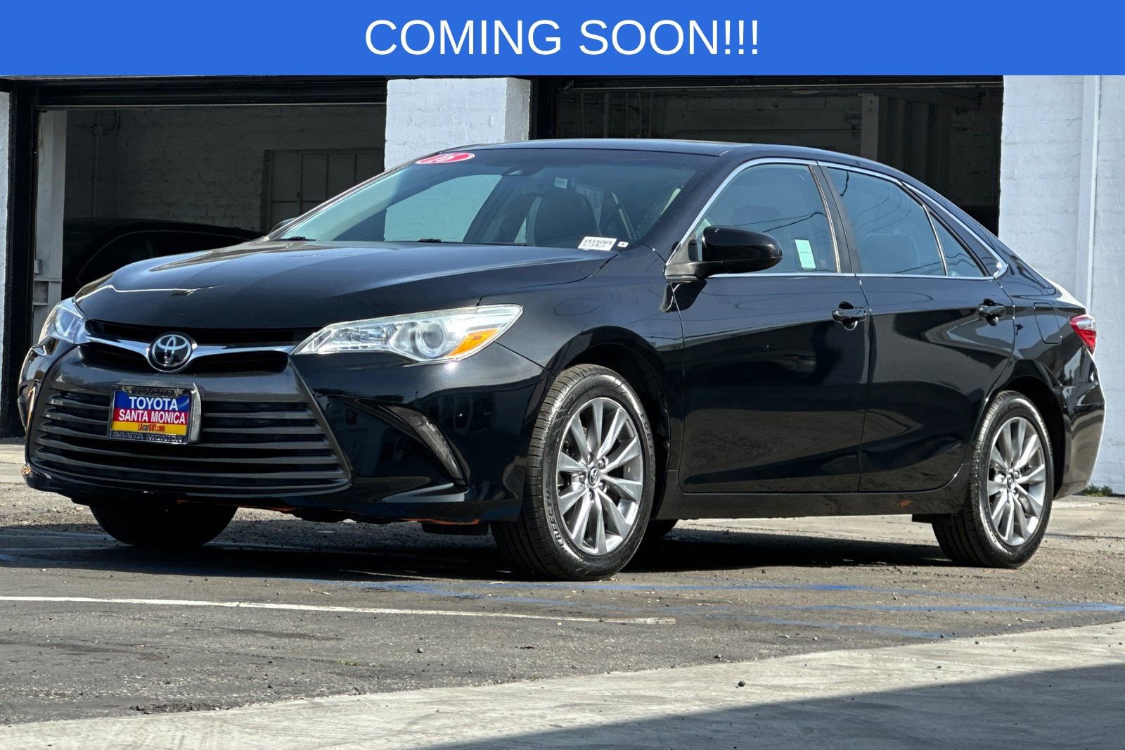 Used 2016 Toyota Camry XLE w/ Moonroof Package image 8