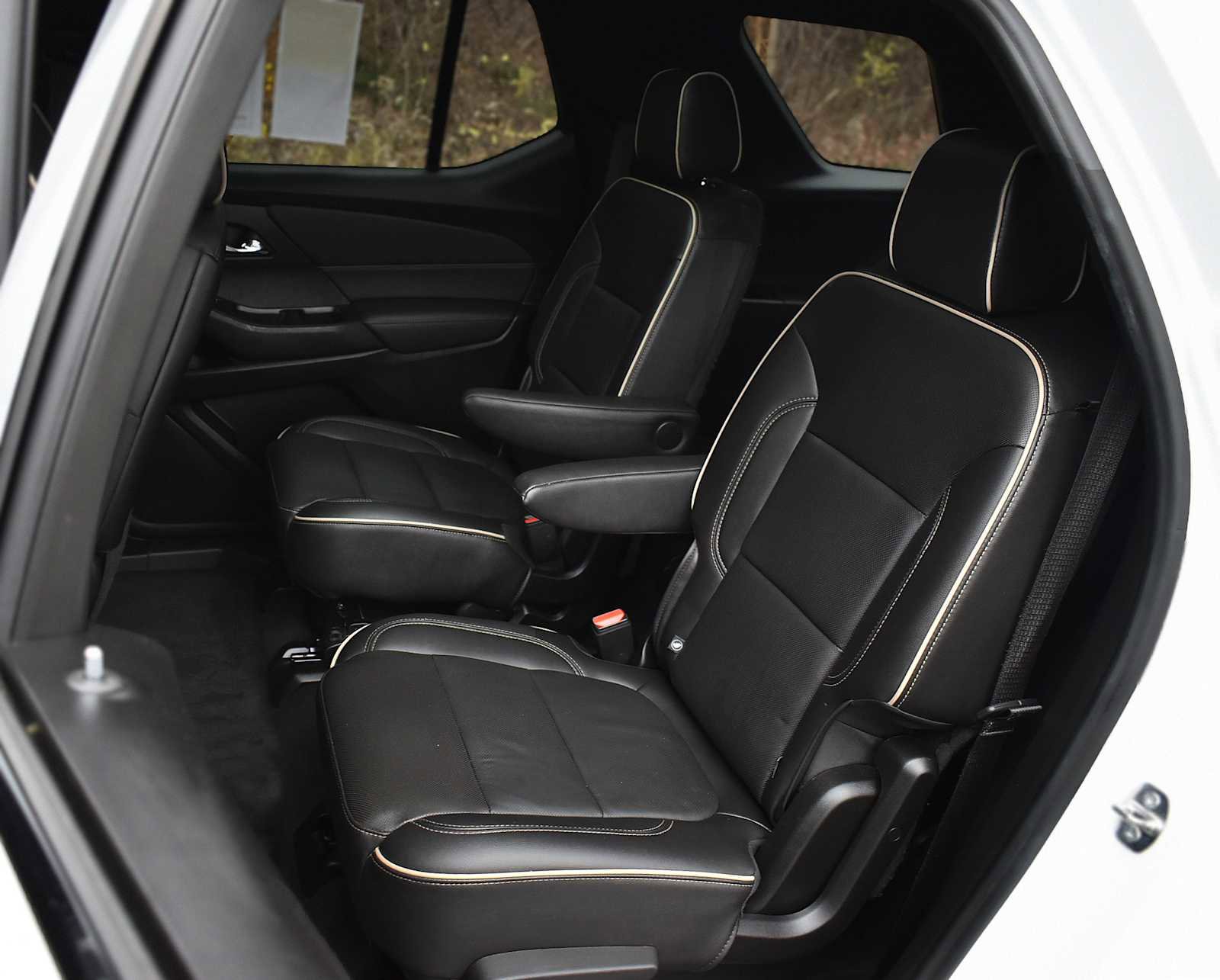 Used 2023 Chevrolet Traverse Premier w/ Redline Edition image 12