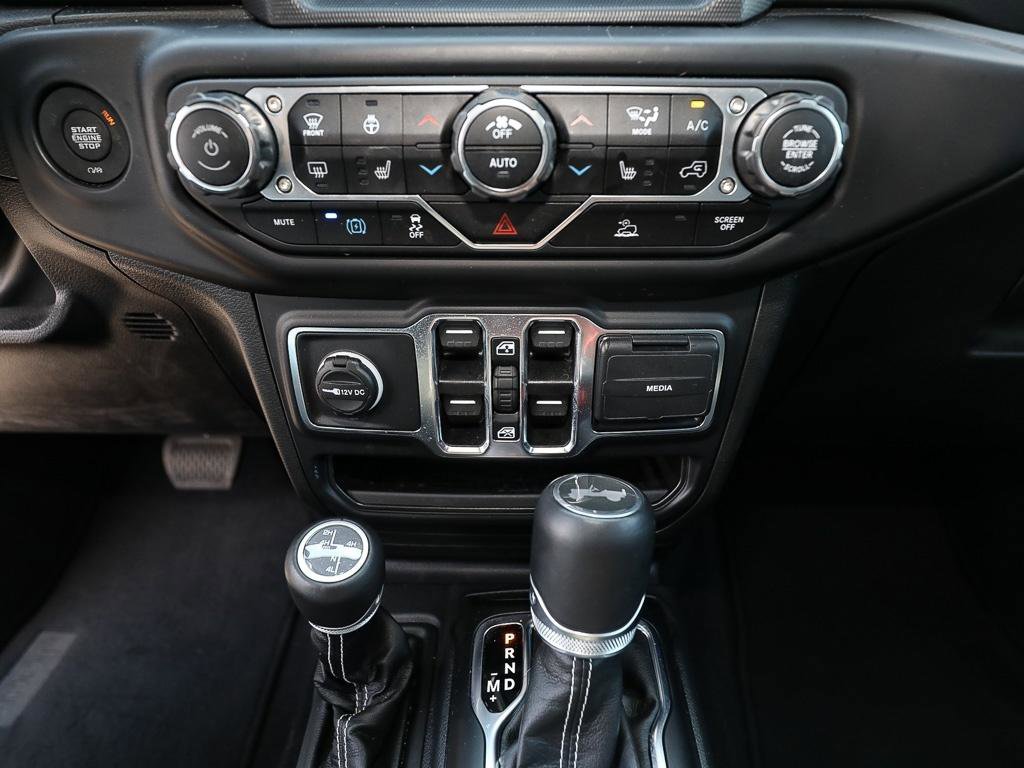 Used 2023 Jeep Wrangler Sahara w/ Cold Weather Group image 18