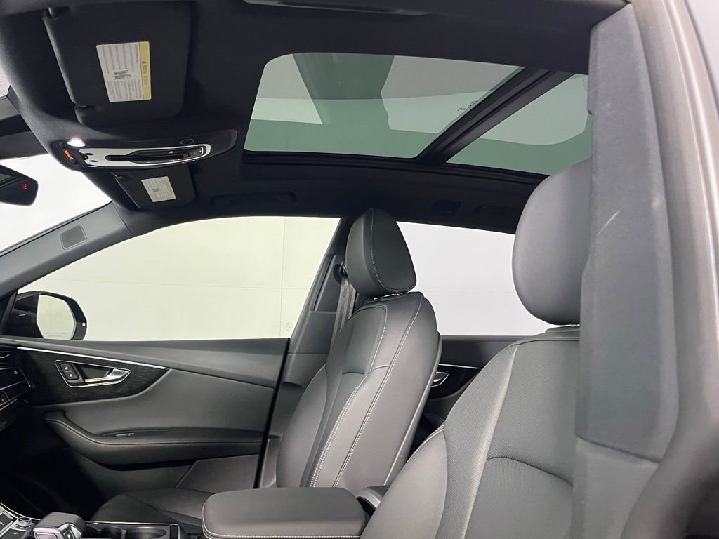 Used 2024 Audi Q8 Premium Plus w/ Premium Plus Package image 23