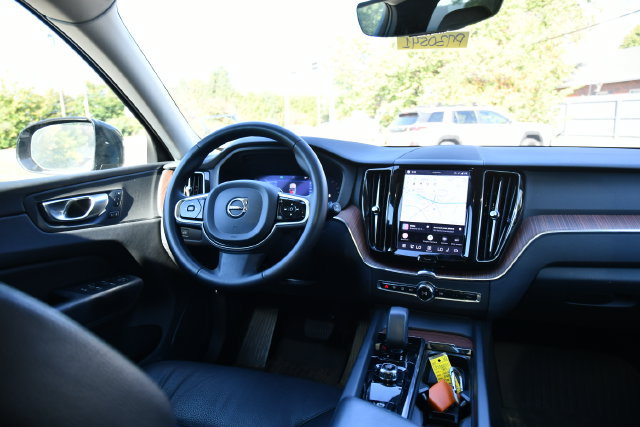 Used 2024 Volvo XC60 B5 Plus w/ Protection Package Premier AWD/4WD image 16