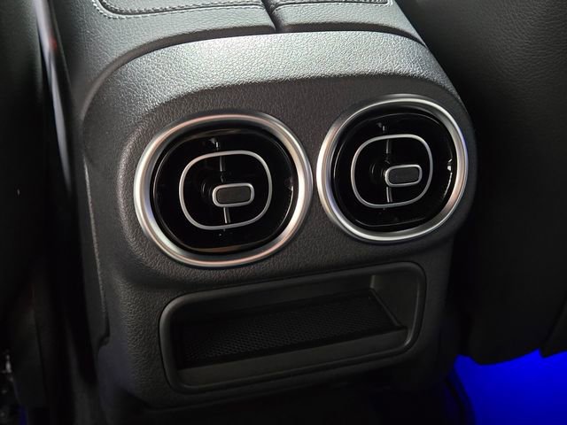 Used 2025 Mercedes-Benz GLC 300 image 15