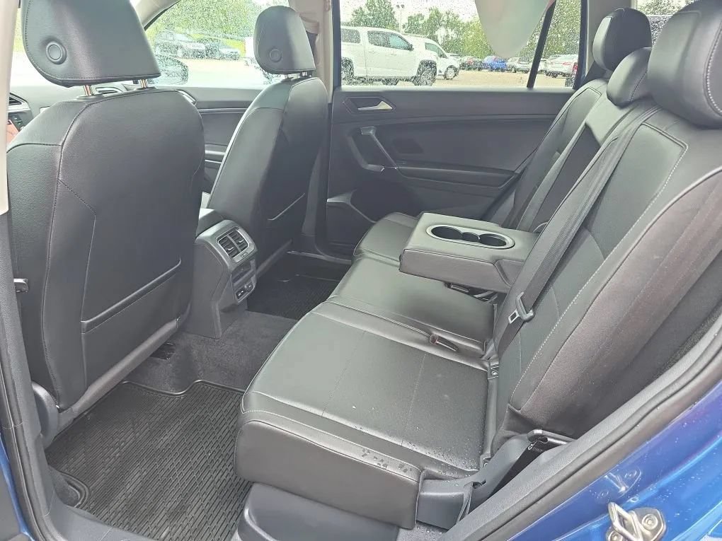 Used 2018 Volkswagen Tiguan SEL AWD/4WD image 42