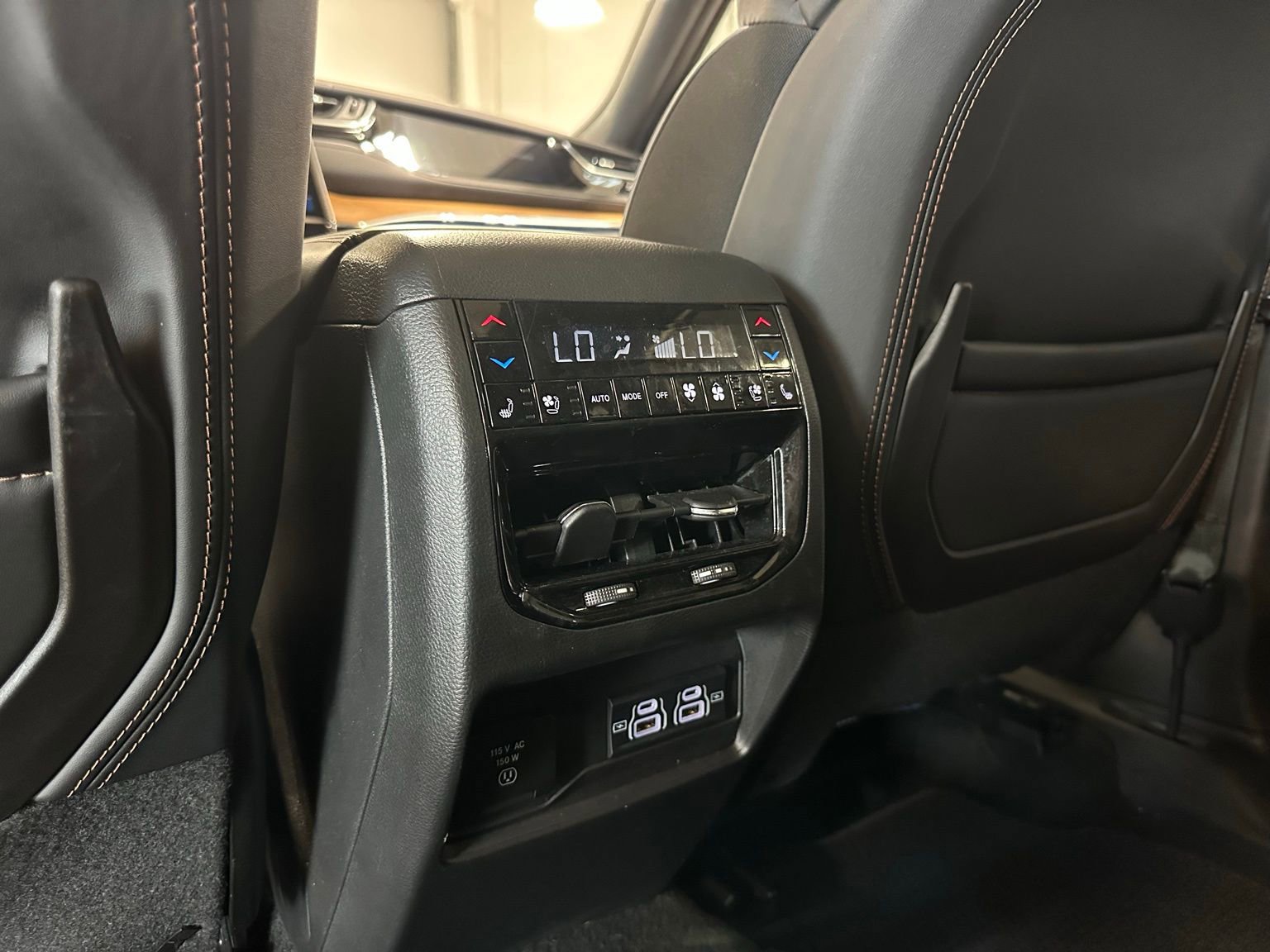 Used 2024 Jeep Grand Cherokee Summit AWD/4WD image 44