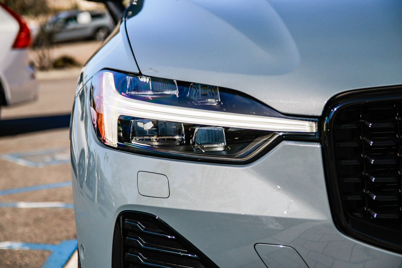 Used 2023 Volvo XC60 B5 Ultimate w/ Climate Package image 12