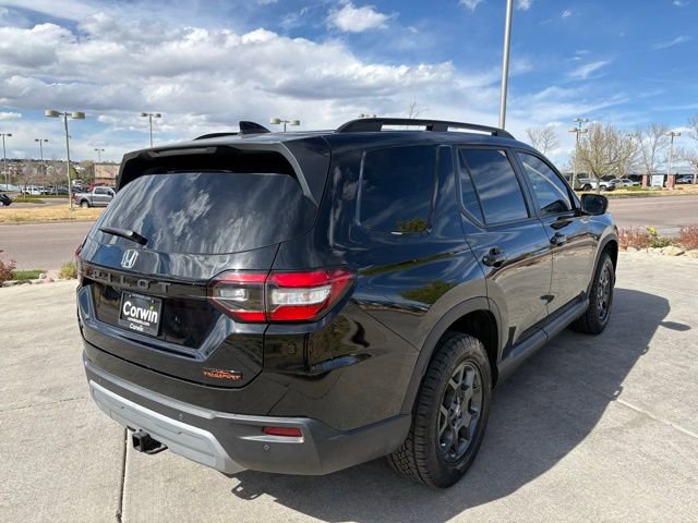 Used 2025 Honda Pilot TrailSport image 8
