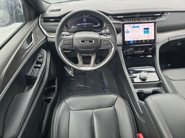Used 2024 Jeep Grand Cherokee L Limited AWD/4WD image 4