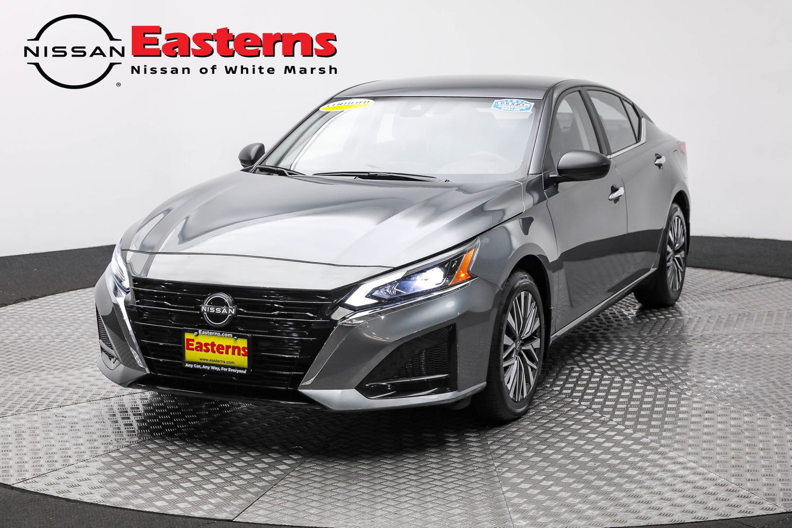 Used 2024 Nissan Altima 2.5 SV image 1