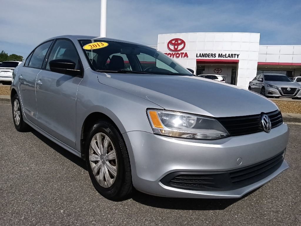 Used 2013 Volkswagen Jetta S FWD image 1