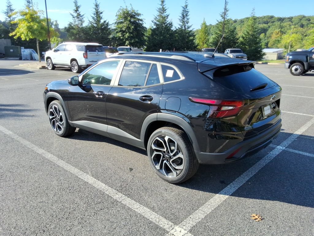 New 2026 Chevrolet Trax RS w/ Sunroof Package FWD image 7