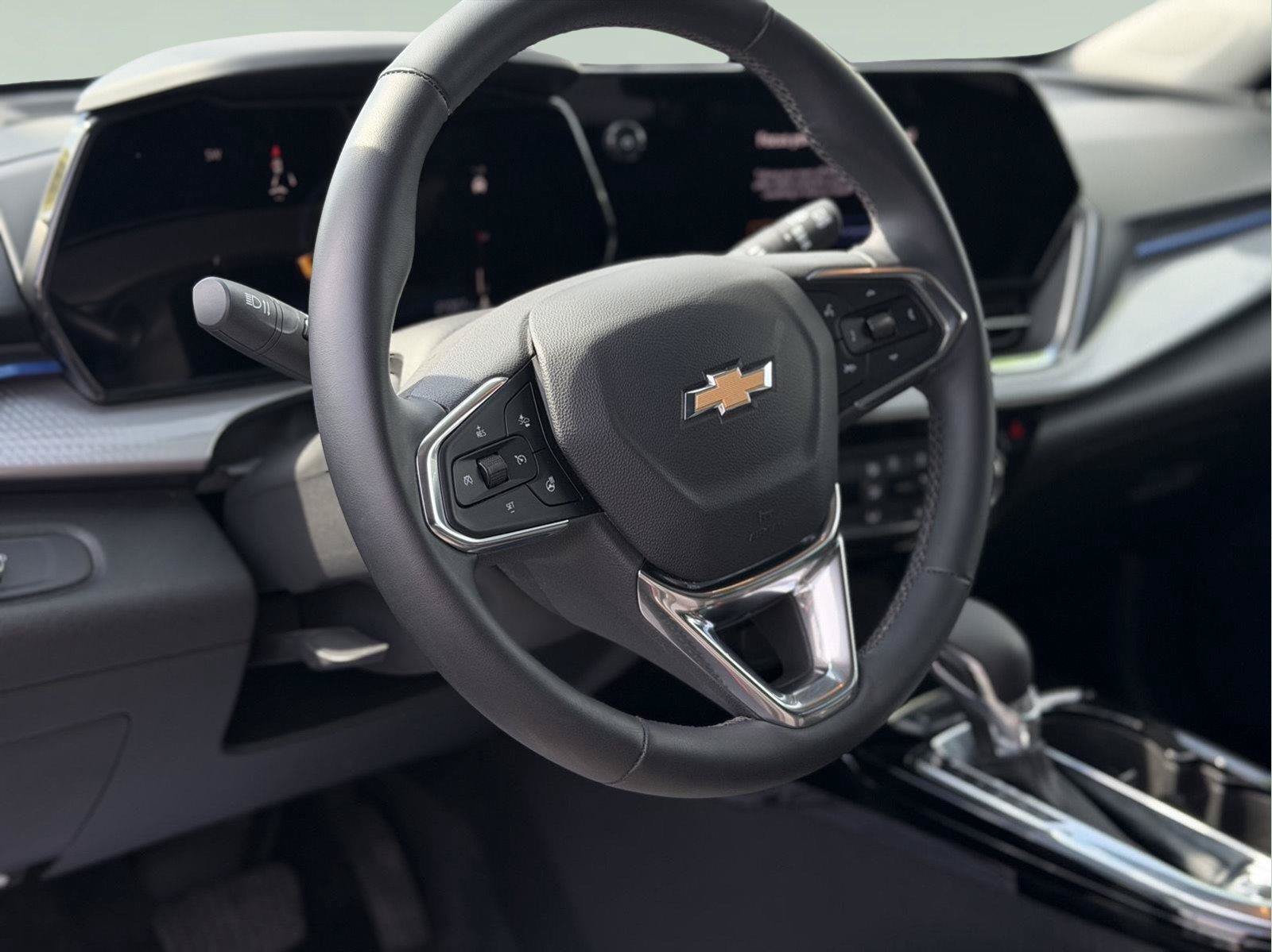 Used 2024 Chevrolet Trax LT w/ Driver Confidence Package FWD image 16