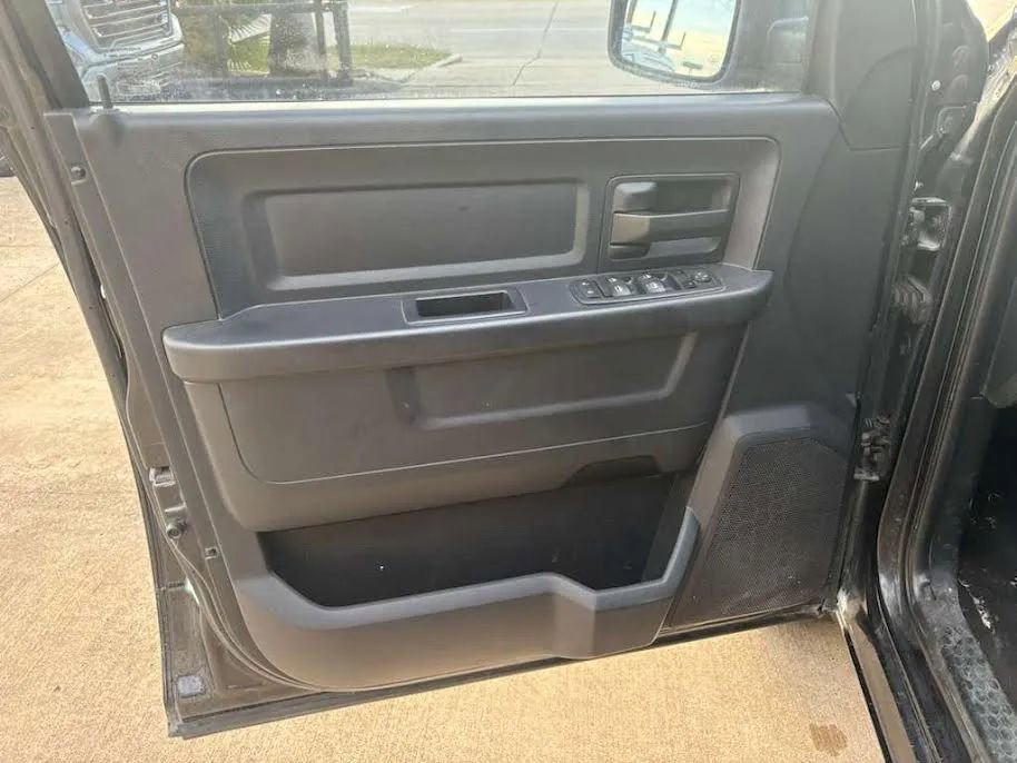 Used 2015 RAM 1500 Express RWD image 9