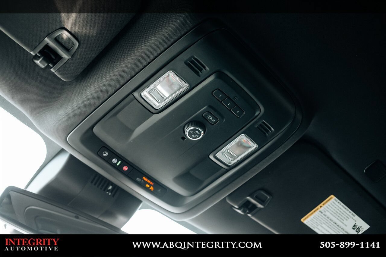 Used 2024 Chevrolet Suburban LT RWD image 35