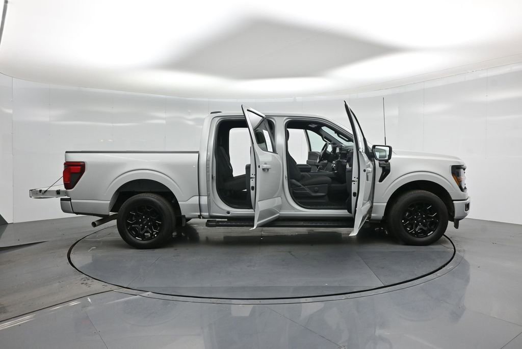 Used 2024 Ford F150 XLT w/ XLT Black Appearance Package image 5