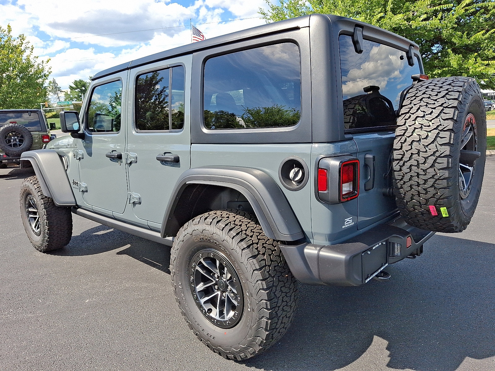 New 2025 Jeep Wrangler Unlimited Sport image 3