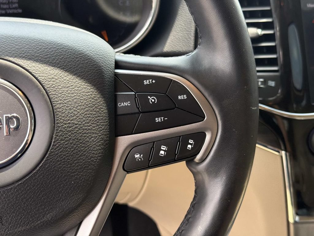 Used 2021 Jeep Grand Cherokee Limited w/ Premium Lighting Group AWD/4WD image 10