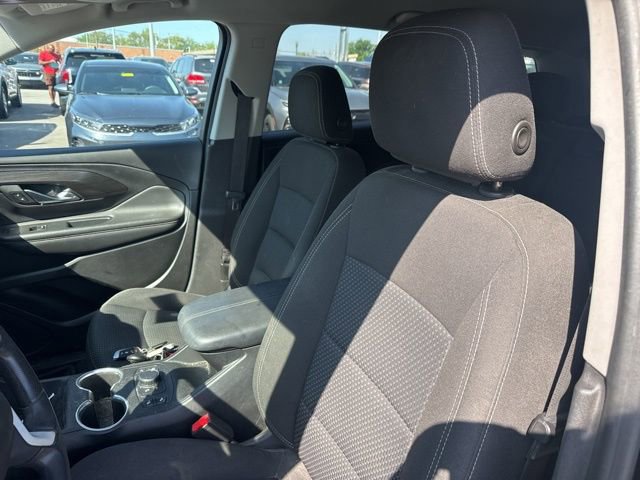 Used 2022 GMC Terrain SLE w/ Driver Convenience Package FWD image 11