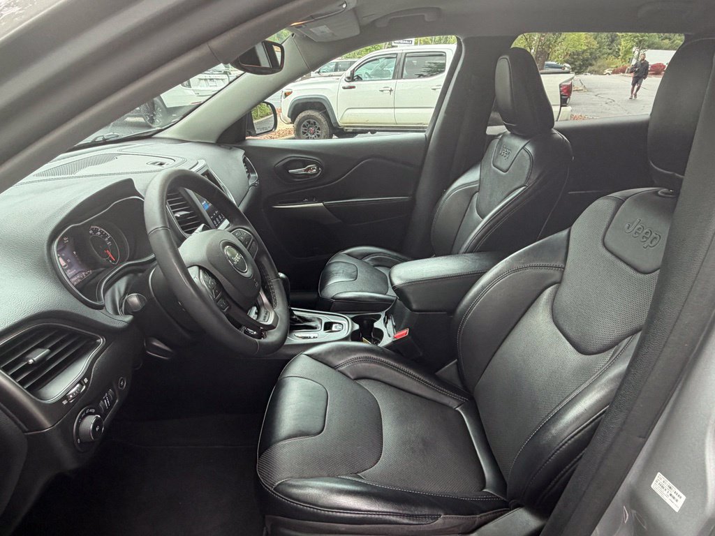 Used 2022 Jeep Cherokee Latitude Lux AWD/4WD image 24