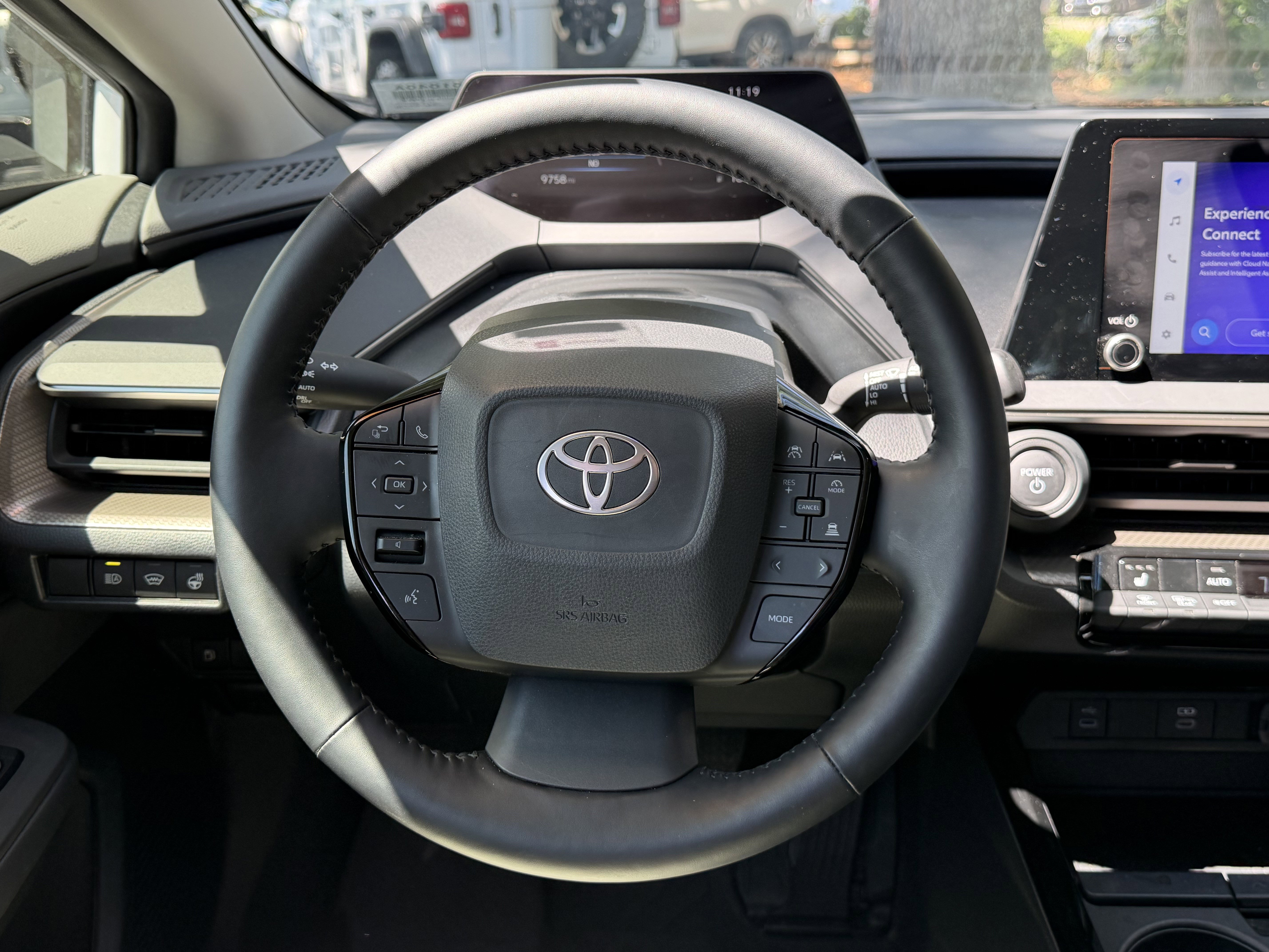 Used 2024 Toyota Prius XLE FWD image 34