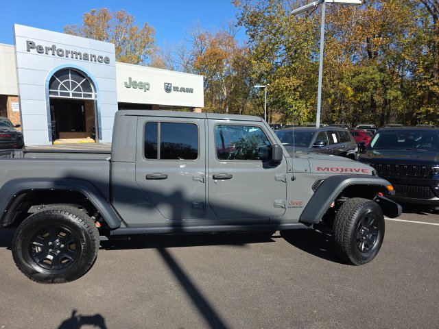 Used 2022 Jeep Gladiator Mojave AWD/4WD image 23