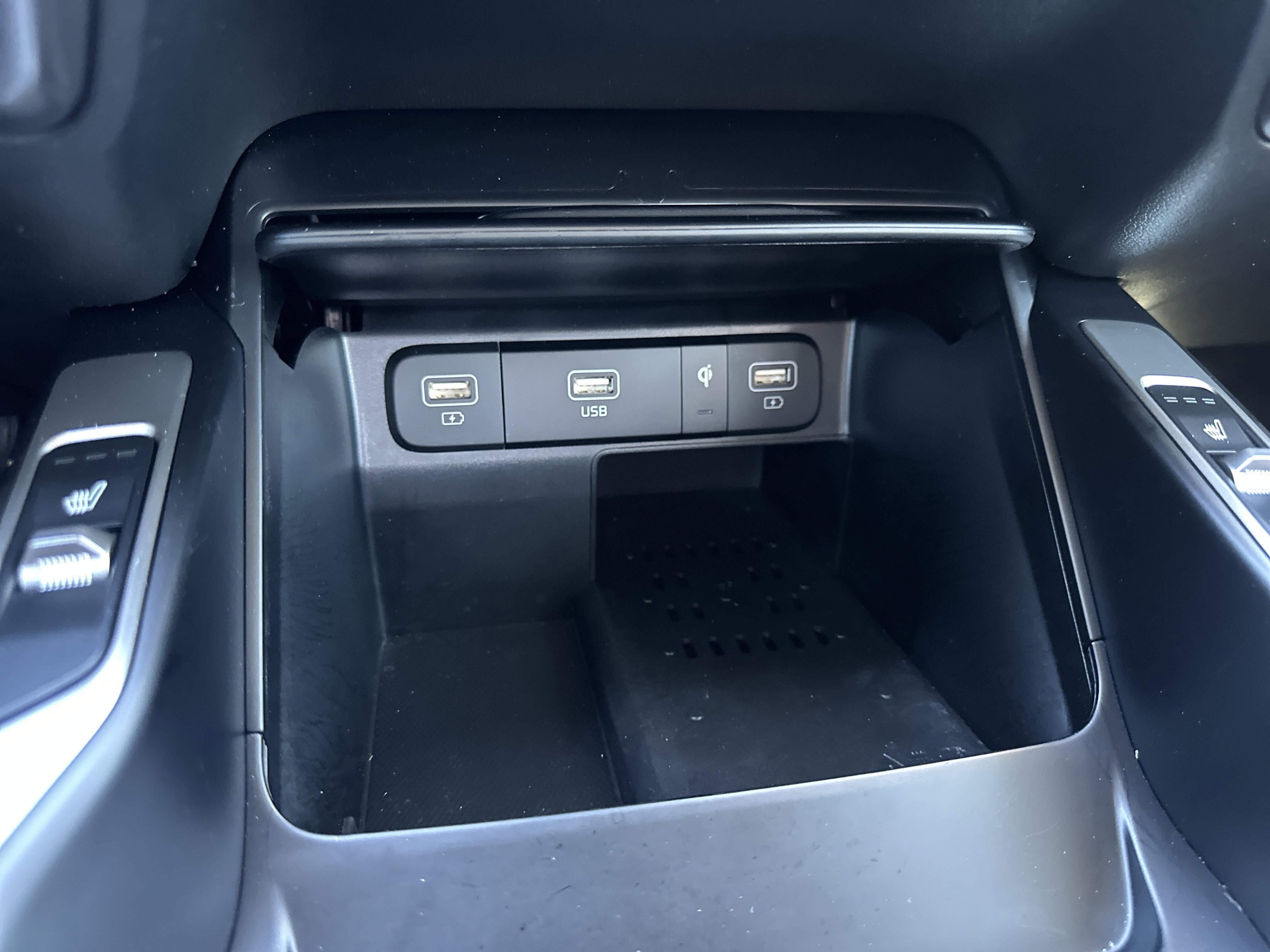 Certified 2024 Kia Sorento EX image 29