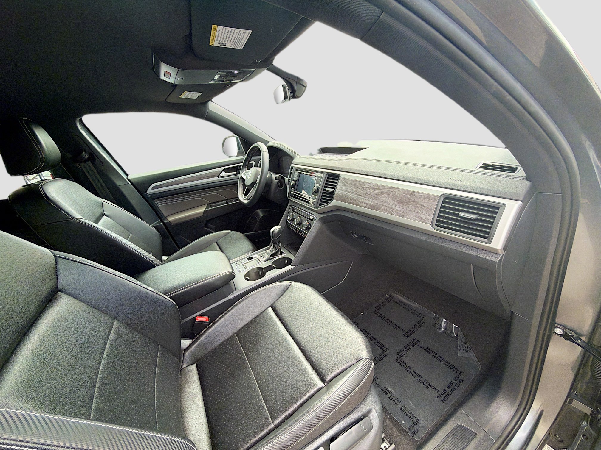 Used 2022 Volkswagen Atlas Cross Sport SE image 32