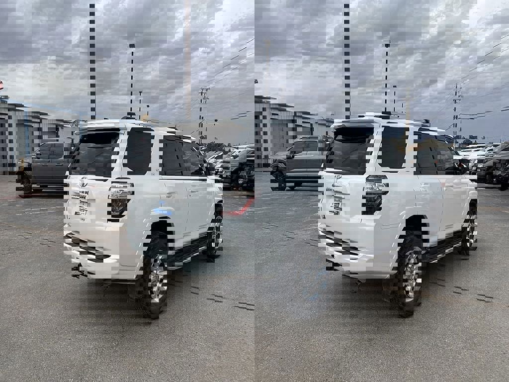 Used 2022 Toyota 4Runner SR5 image 5