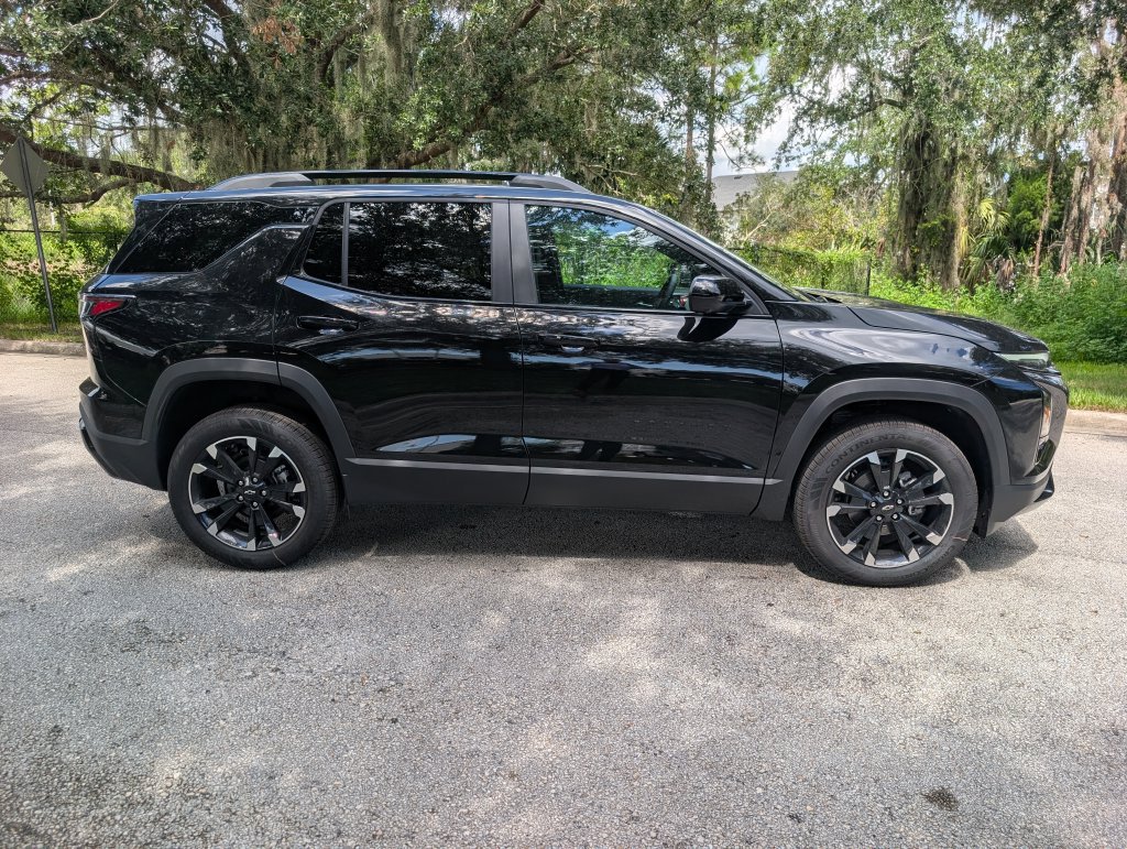 New 2027 Chevrolet Equinox RS w/ Safety and Technology Package FWD image 10