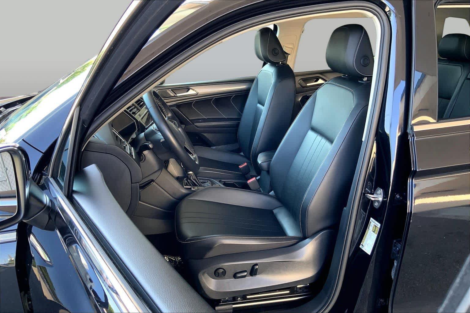 Used 2024 Volkswagen Tiguan SE AWD/4WD image 8