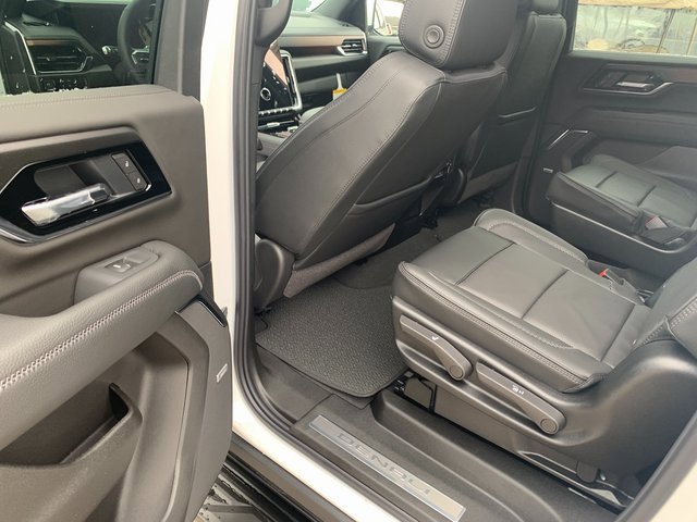 New 2026 GMC Yukon XL Denali image 7