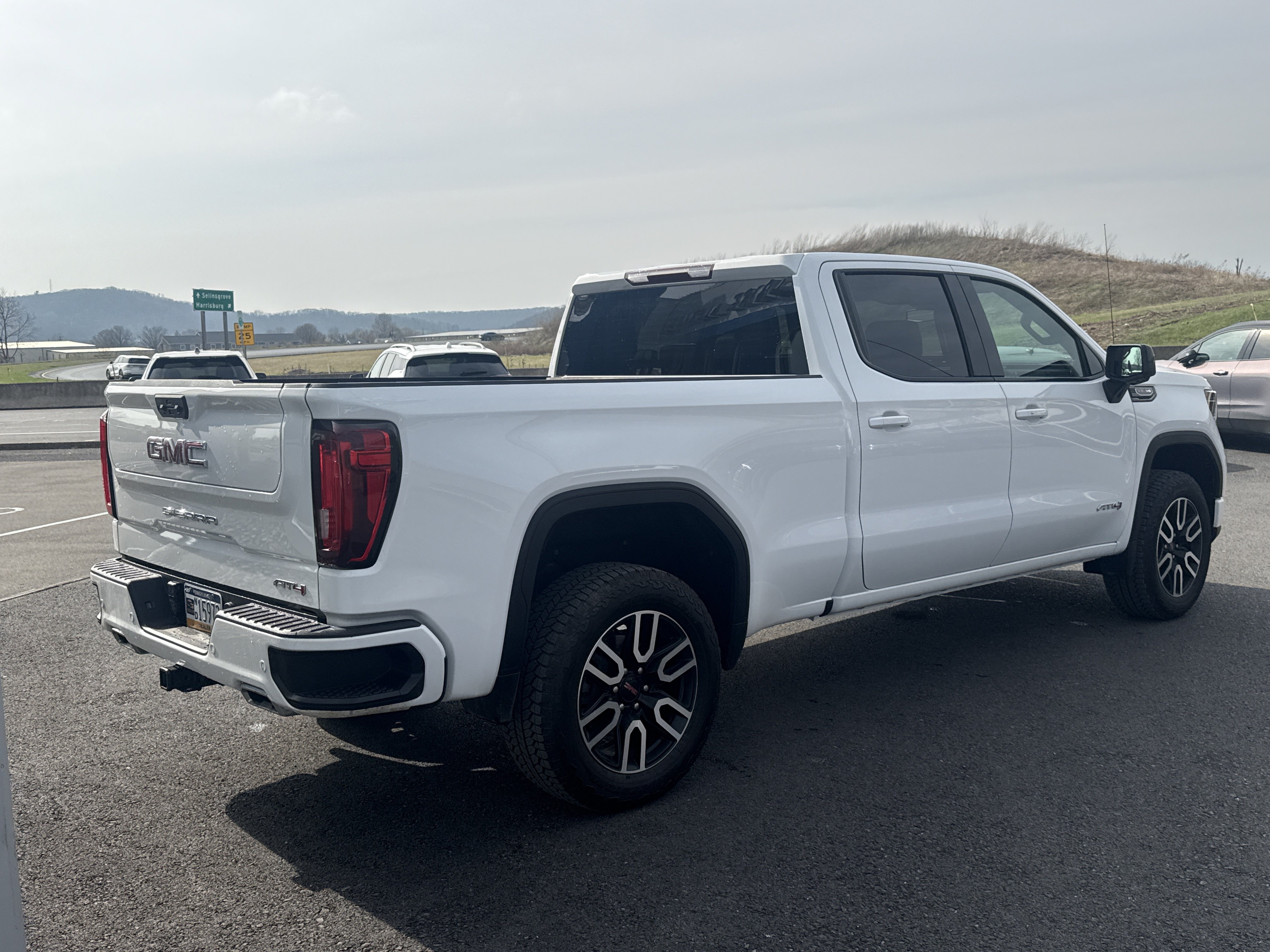 Used 2023 GMC Sierra 1500 AT4 AWD/4WD image 3