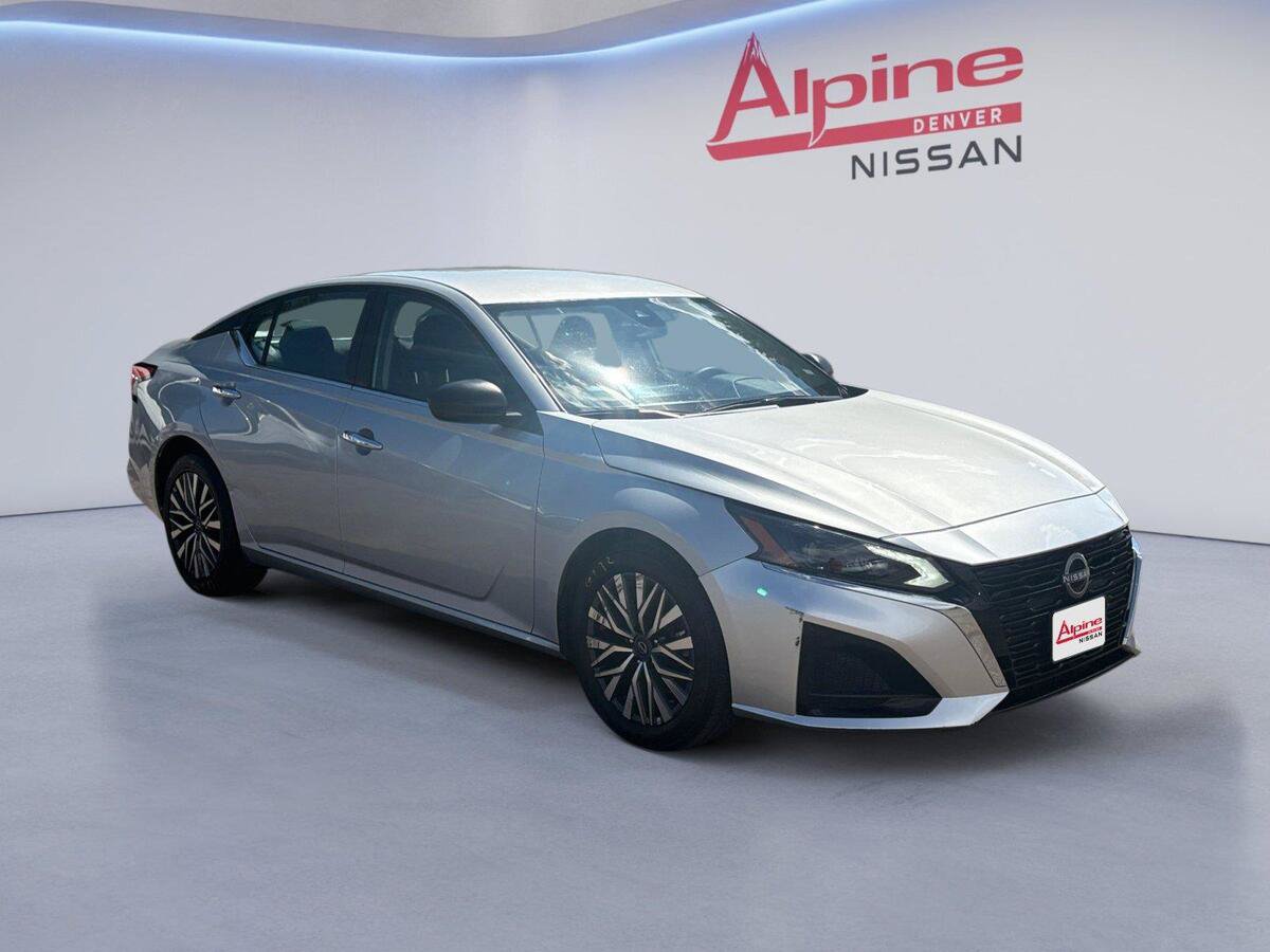 Used 2024 Nissan Altima 2.5 SV FWD image 7