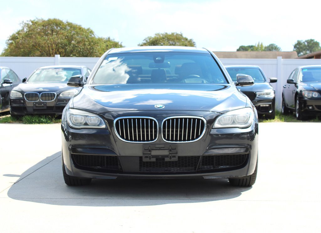 Used 2015 BMW 750Li xDrive image 2