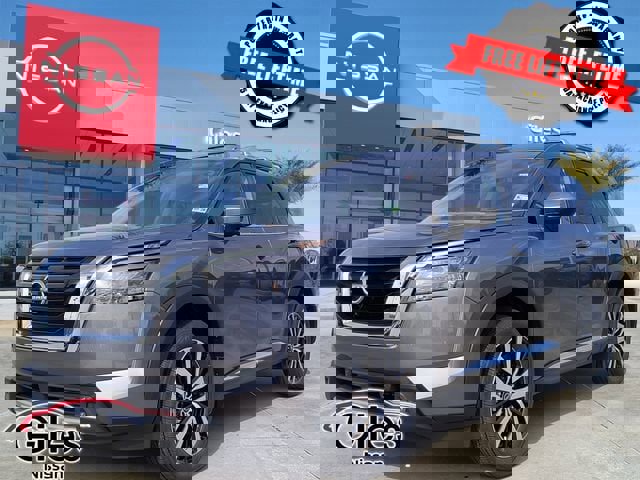 New 2025 Nissan Pathfinder Platinum image 1