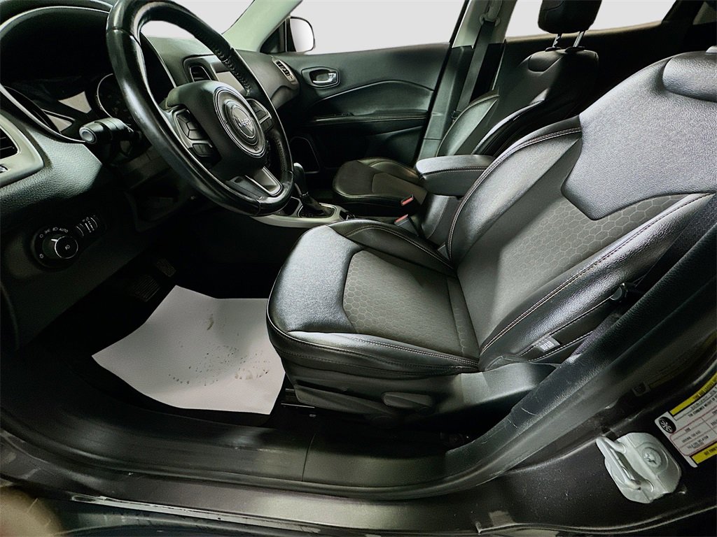 Used 2020 Jeep Compass Latitude image 22